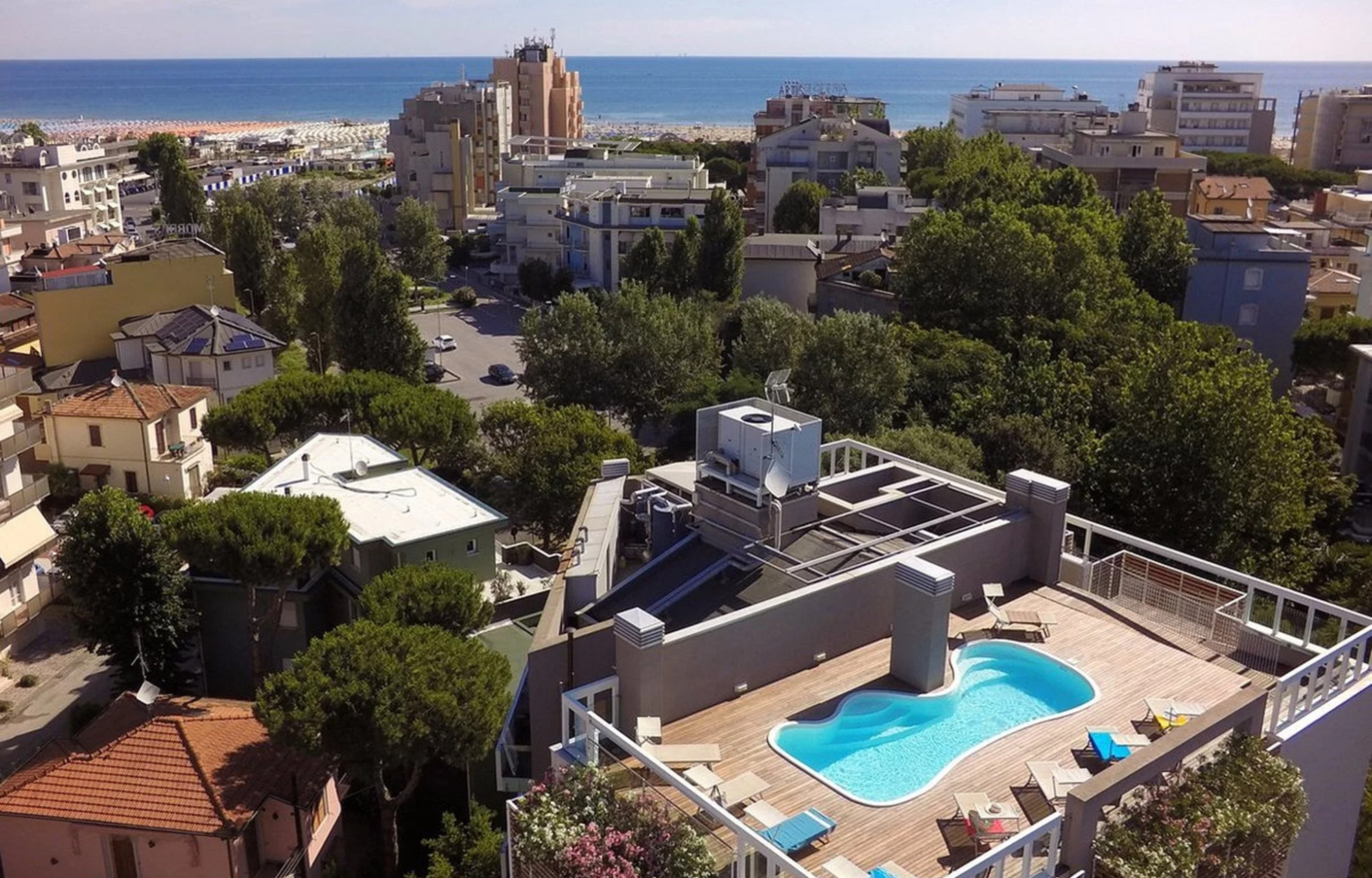 media.Pool_panorama_delfina_rimini_residence 1